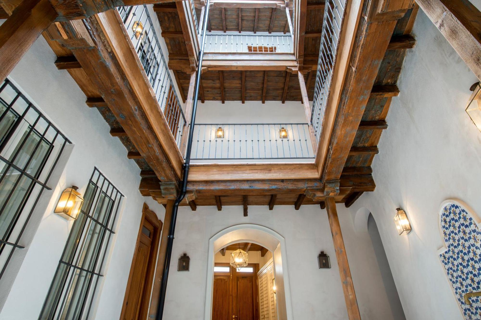 Casa Pilatos Luxury Apartments Sevilla Bagian luar foto